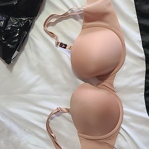 Victoria Secret NWT 32DD Nude padded Bra